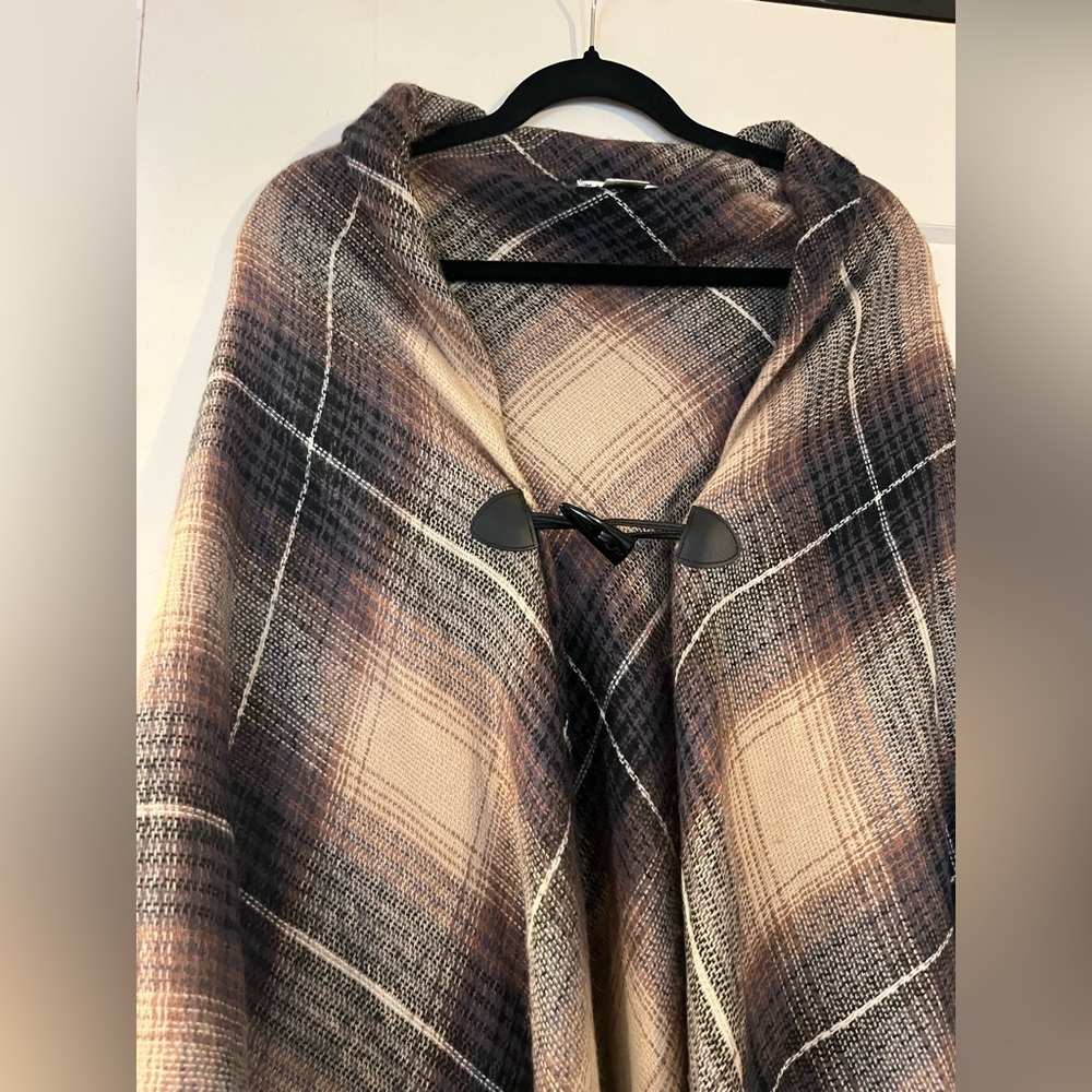 Max Studio Plaid Shawl in Brown and Black ONE SIZE - Picture 3 of 6